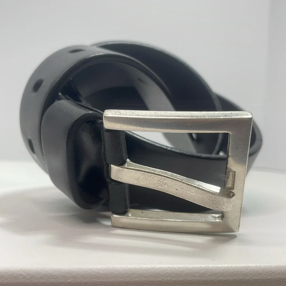 Kenneth Cole Black Genuine Leather Belt SN K1467 Size Medium
